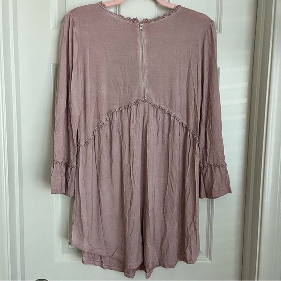 NEW Pol Boho Crochet Trim Back Exposed Zip Tunic Top Large - Picture 9 of 9